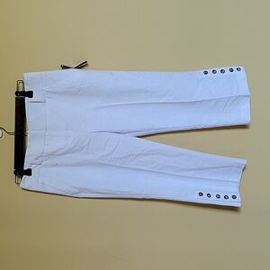 IZ Byer NWT White Capri Pants